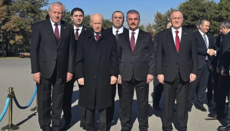 MHP Lideri Bahçeli, Anıtkabir’i ziyaret etti